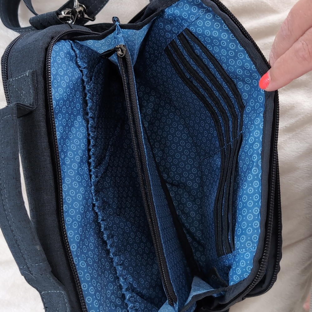 Lug Scoop Crossbody Bag Navy - Picture 7 of 15